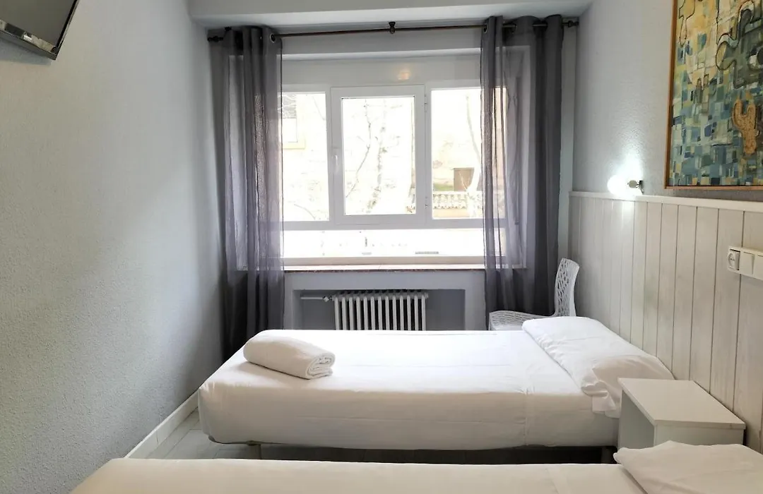 Hostal Albero By Gaiarooms-1
